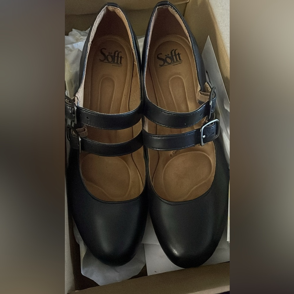 Sofft black heels leather